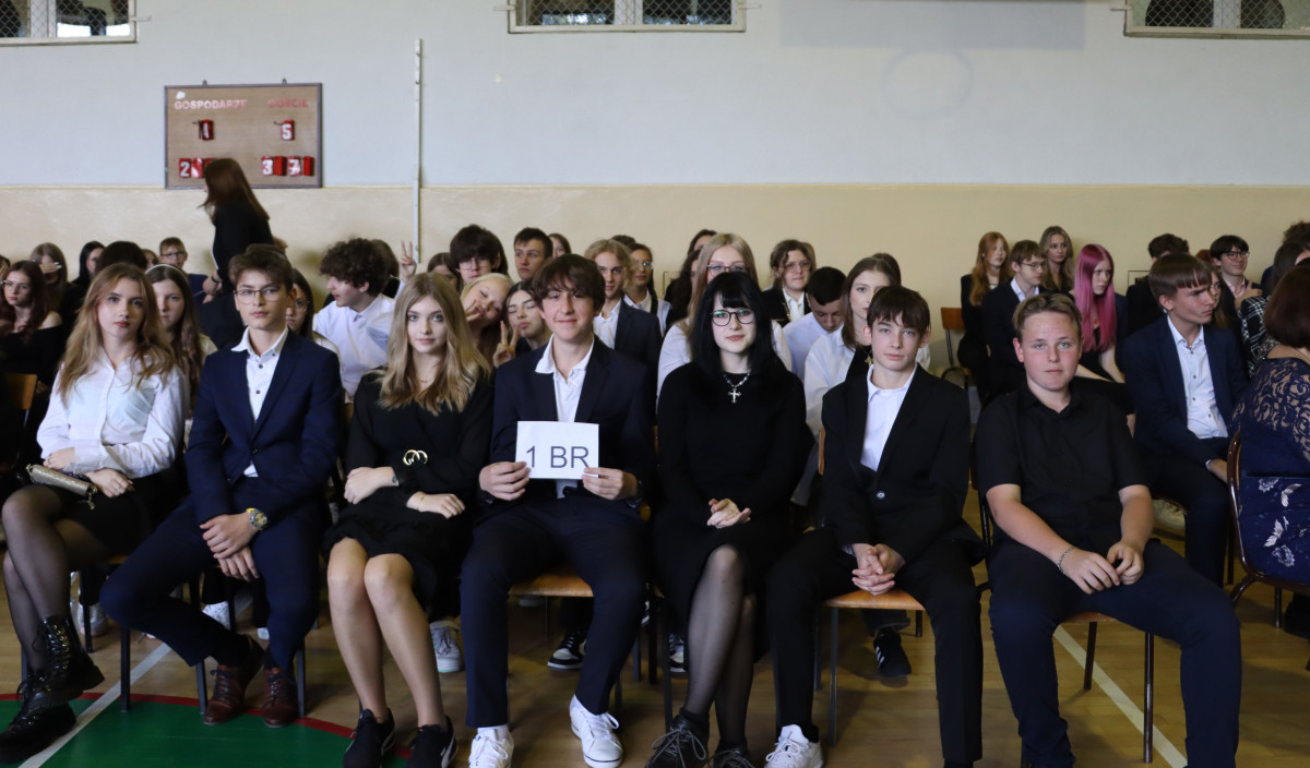 ŚLUBOWANIE KLAS PIERWSZYCH | Zespół Szkół Ekonomicznych im. Mikołaja