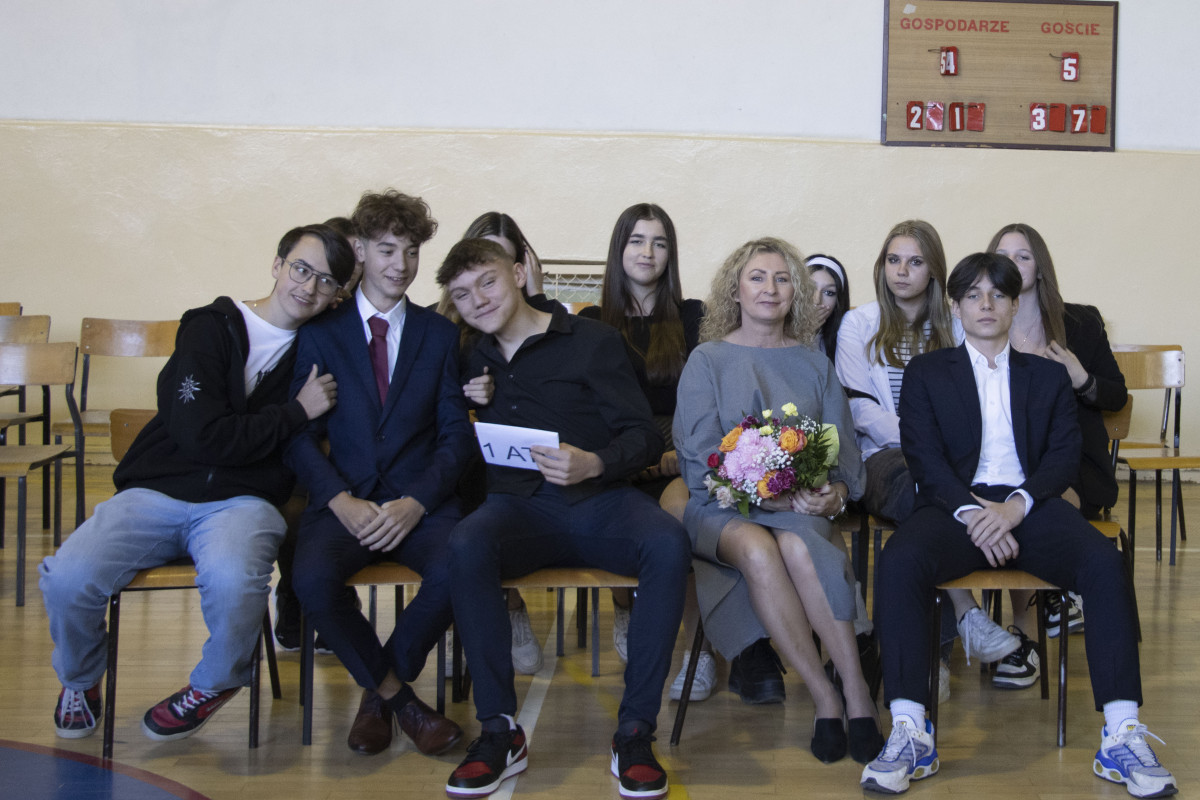 ŚLUBOWANIE KLAS PIERWSZYCH | Zespół Szkół Ekonomicznych im. Mikołaja